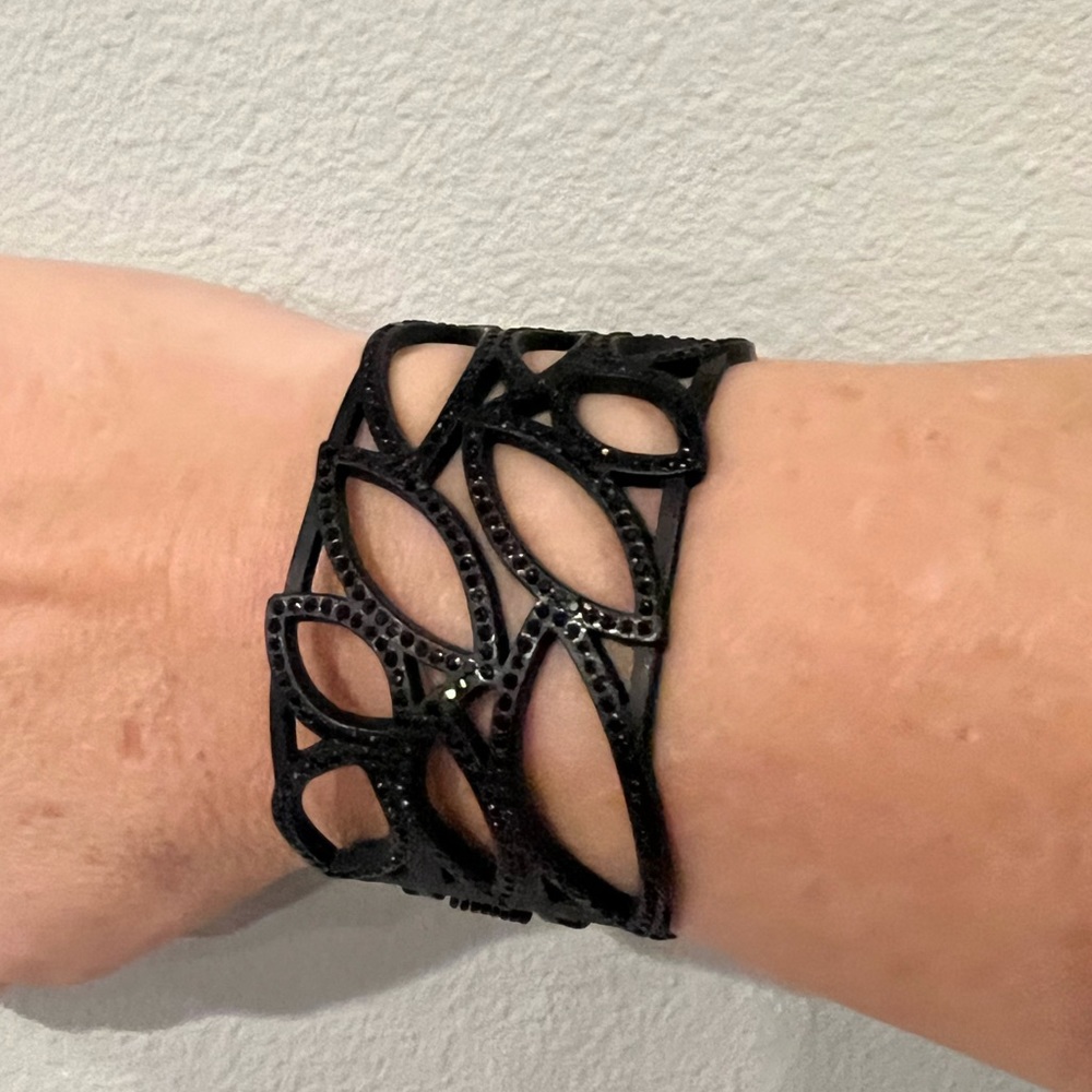 Lia Sophia Night Owl black bracelet